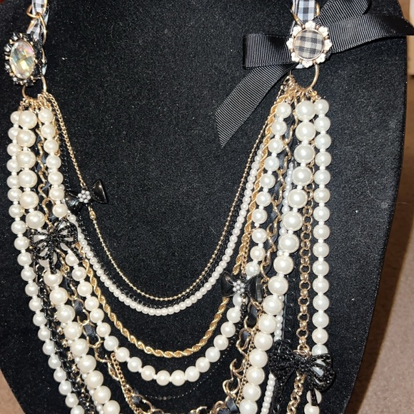 Super Rare Vintage  Betsey Johnson layered Pearl Strands Necklace - Picture 5 of 8